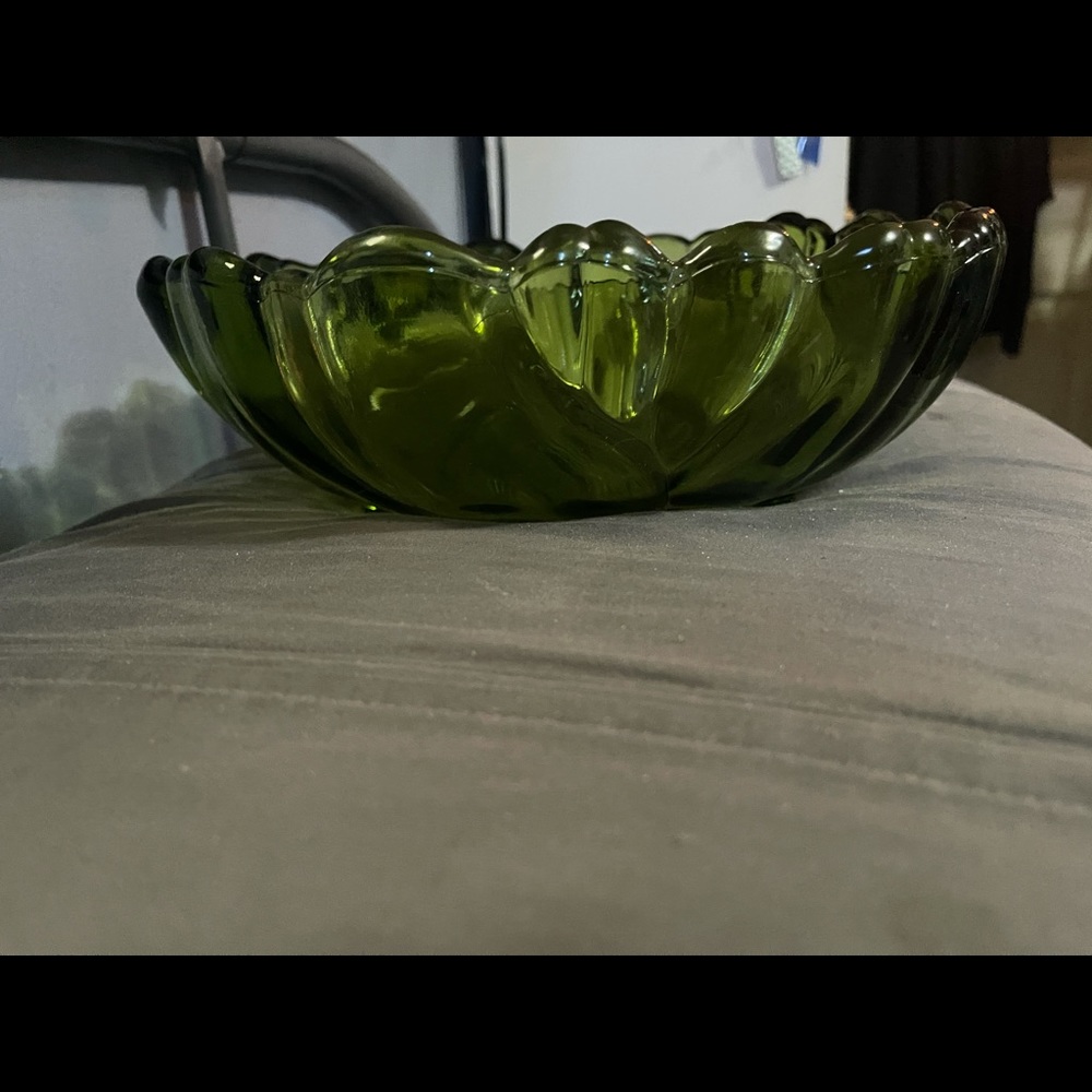 Indiana Glass Green 3 footed fruit bowl